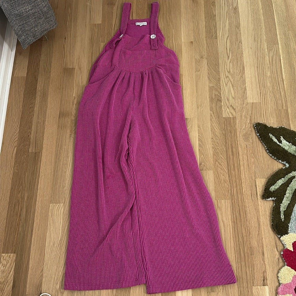 Vibrant Pink Wide-Leg Jumpsuit with Relaxed Fit Size S/M